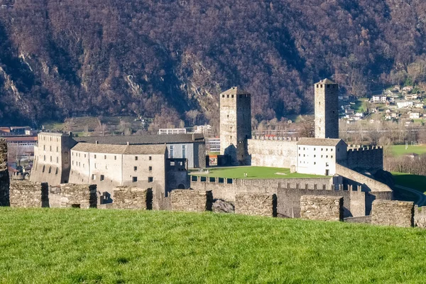 Bellinzona, weergave van Castelgrande — Stockfoto