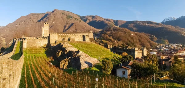 Bellinzona, murada de Castelgrande — Fotografia de Stock