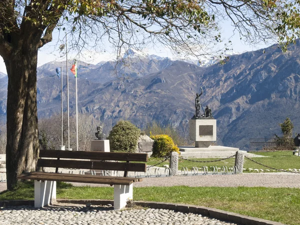 Monument till minne av cyklister Ghisallo — Stockfoto