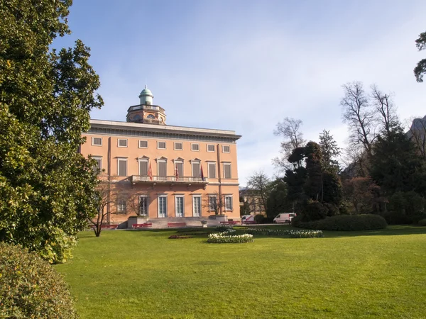 Lugano Switzerland: Villa Ciani inside the botanical garden. — Stock Photo, Image