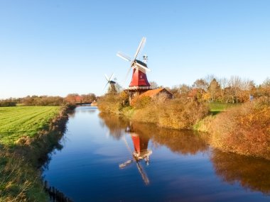 Greetsiel, geleneksel Hollanda Yeldeğirmeni
