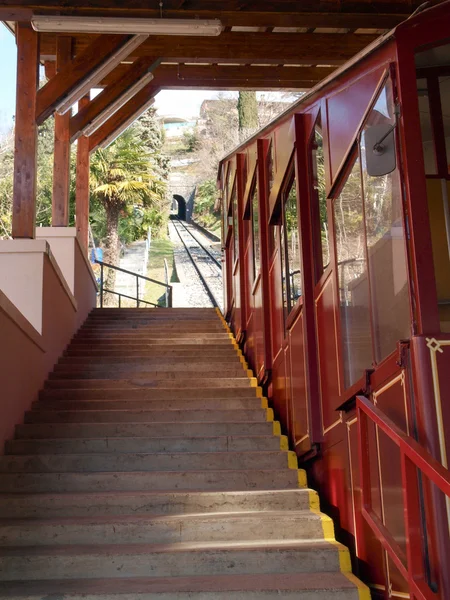 Lugano, Standseilbahn auf den monte bre. — Stockfoto