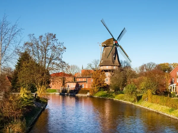 Hinte, mulino a vento tradizionale olandese — Foto Stock