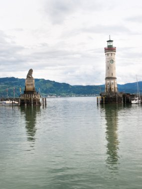 Konstanz Gölü üzerinde Lindau deniz feneri.