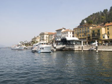 Bellagio Dock ondokuzuncu yüzyıl tarihi evleri ile