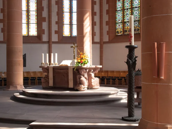 Altar von natürlichem Licht erleuchtet — Stockfoto