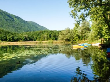 Val Menaggio Gölü piyano