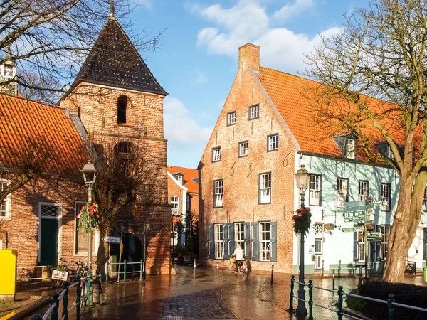 Greetsiel, typische huizen van het dorp — Stockfoto