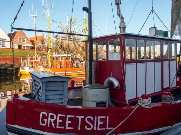 Greetsiel, vissersboten. — Stockfoto