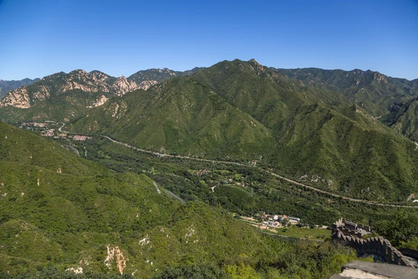 Juyongguan, Chine. Vue d'une section de la Grande Muraille et de la vallée Guangou — Photo