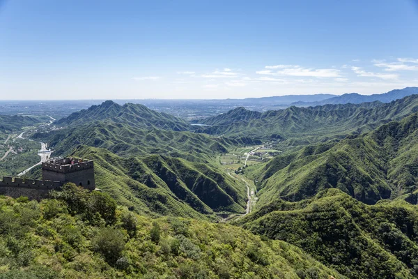Juyongguan, China. Watchtower of the Great Wall and mountain landscape — Stock Photo, Image