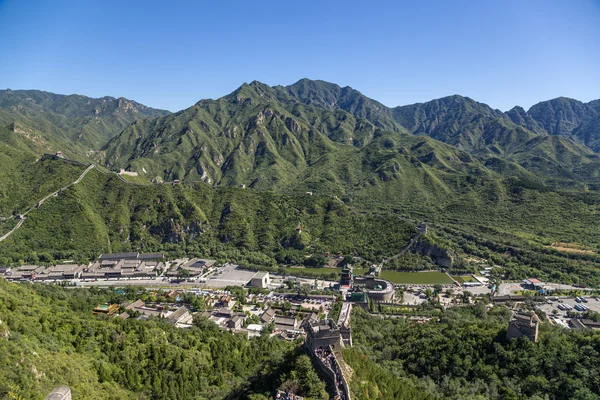 Juyongguan, China. Great Wall of China and mountains — Stock Photo, Image