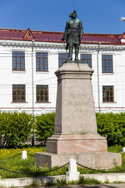 Arkhangelsk, Federacja Rosyjska. Pomnik cesarza rosyjskiego Piotr I Wielki (1914) — Zdjęcie stockowe