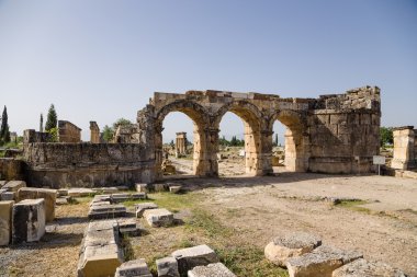 Hierapolis, Türkiye. Domitian (Frontinus), 86-87 yıl reklam kapısı
