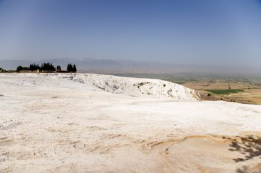 Pamukkale, Türkiye. Traverten pitoresk maden yatakları