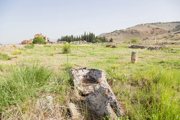 Hierapolis, Türkiye. Harabeleri ile manzara — Stok fotoğraf