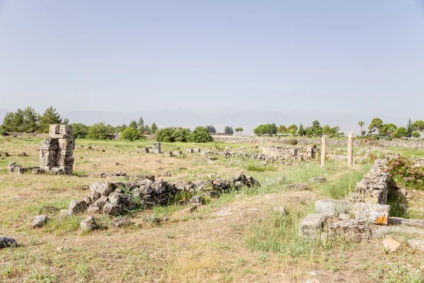 Hierapolis, Türkiye. Arkeolojik bölge görünümünü — Stok fotoğraf