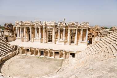 Hierapolis, Türkiye. Üst katman, 1-4 yüzyıllar reklam ile antik tiyatronun görünümü