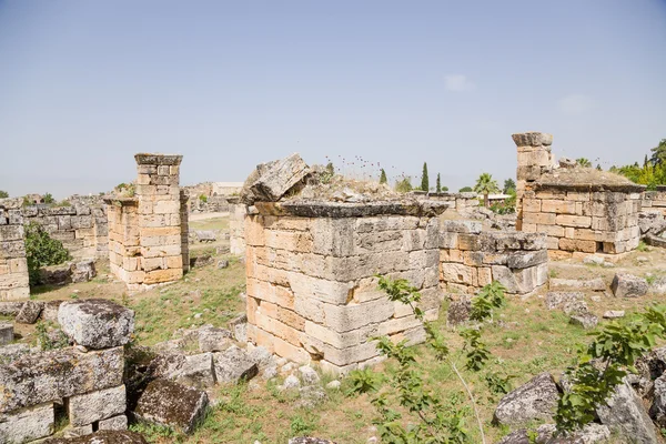 Pamukkale Hierapolis, Törökország. Az antik város régészeti lelőhely — Stock Fotó