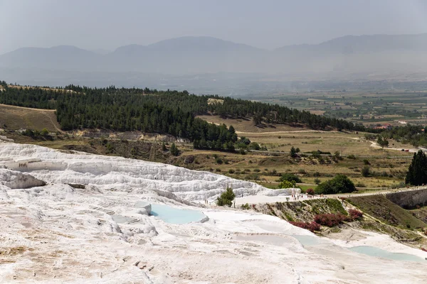 Pamukkale, Turkey. Travertine terraces, covering the mountainside — Stock Photo, Image