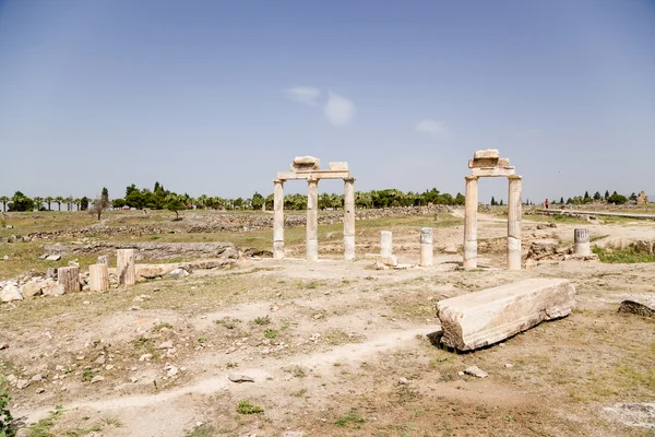 Иераполис, Турция. Руины гимназии на территории античного города — стоковое фото