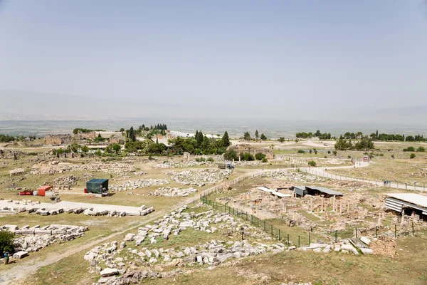 Hierapolis, Türkiye. Arkeolojik bölge görünümünü — Stok fotoğraf