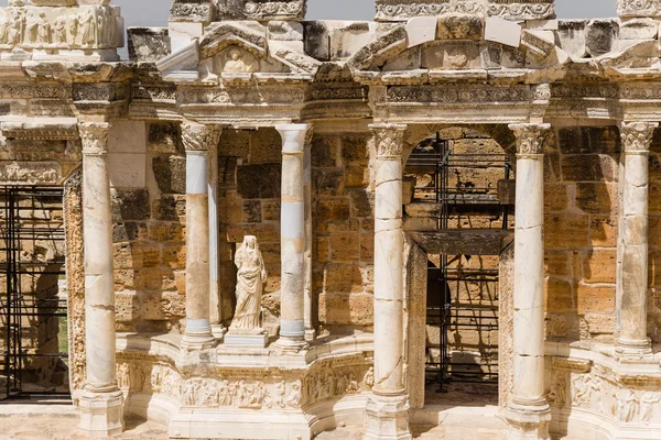 Hierapolis, Turcja. Fragment starożytny teatr scena, 1-4 wieki naszej ery — Zdjęcie stockowe