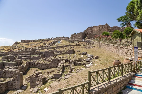 雅典卫城的别迦摩，土耳其。遗址的考古区 — 图库照片