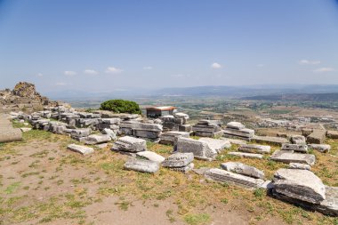 Akropolis Pergamon, Türkiye'nin - 28 Haziran 2014: Arkeolojik alan antik yapıların kalıntıları fotoğrafı