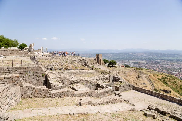 Türkiye. Bergama Acropolis arkeolojik bölge antik kalıntılar yeniden inşası