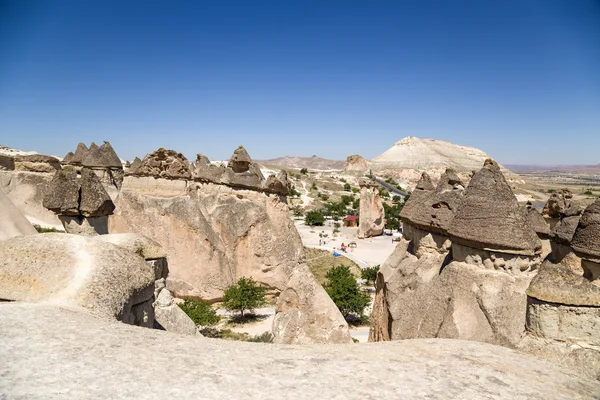 Cappadocia, Turchia. Vista dall'alto dei pittoreschi "funghi" - Pilastri di agenti atmosferici nella Valle dei Monaci (Valle del Pashabag ) — Foto Stock