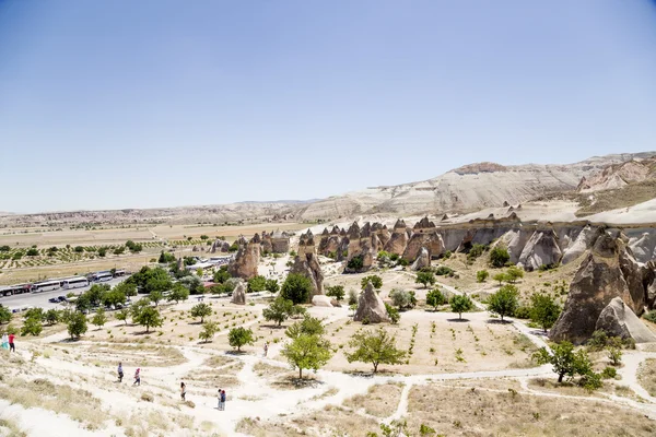 Capadocia, Turquía. Pintorescas rocas en el Valle del Pashabag (Valle de los Monjes ) — Foto de Stock