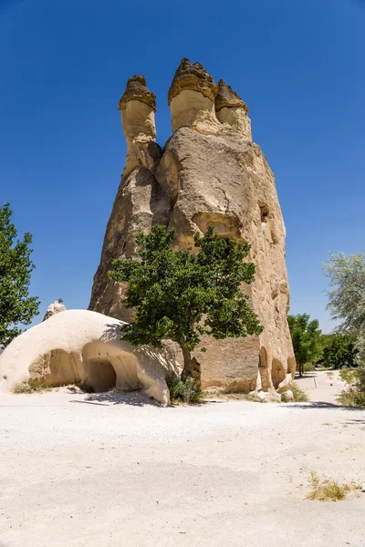 Cappadocia, Turkey. "Residential" many-headed column weathering Pashabag Valley (Valley of the Monks) — Stock Photo, Image