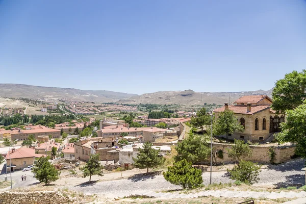 Turkey, Urgup. View of the city on a background of mountains — Stock Photo, Image