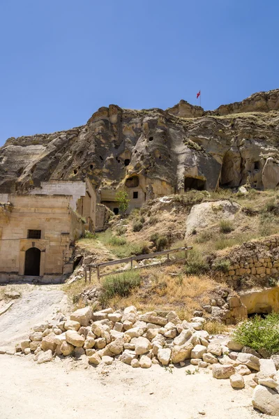 Turquía, Urgup. Cuevas de toba abandonadas del casco antiguo —  Fotos de Stock