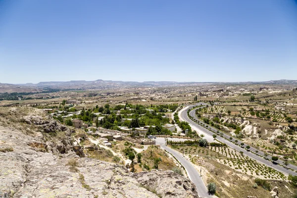 Urgup, Turquia. Paisagem de montanha e cidade — Fotografia de Stock