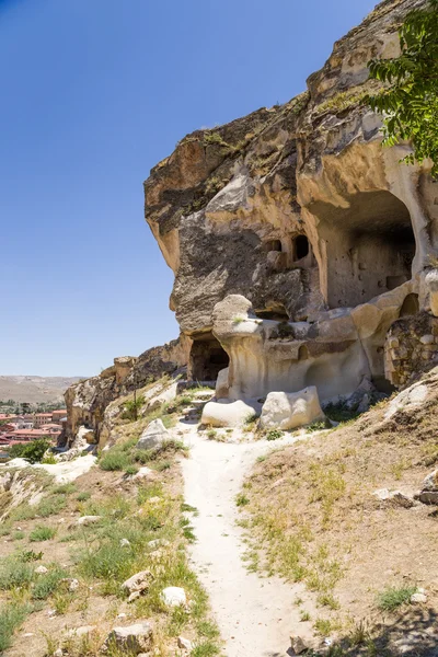 Ürgüp, Türkiye. Kayalarda yapay mağaralar — Stok fotoğraf