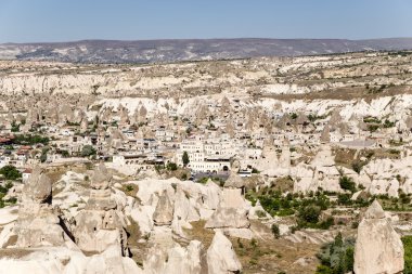 Kapadokya - küçük Asya, Türkiye'nin Doğu tarihi bölgesinde. Volkanik kökenli ve mağara manastır son derece ilginç bir manzara tarafından karakterize. Göreme Milli Parkı ve Kapadokya Mağara yerleşim Unesco listesinde bulunan
