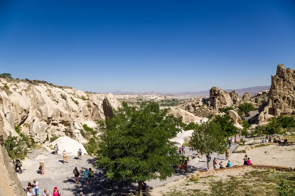 CAPPADOCIA, TURCHIA - 25 GIUGNO 2014: Foto del complesso del monastero rupestre al Museo all'aperto di Goreme — Foto Stock