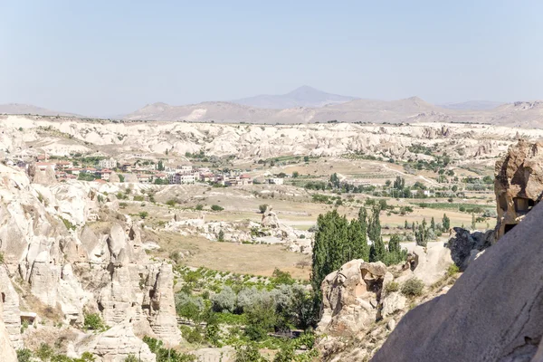 Kapadokya. Dağ Vadisi Göreme Milli Parkı'nda — Stok fotoğraf