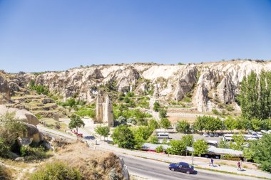 Açık Hava Müzesi Göreme Milli Parkı parçasıdır. Kiliseler, şapeller ve manastırları X-XII yüzyıl kayaların oyulmuş karmaşık bir müzedir. M.ö. kilise çarpıcı fresklerle dekore edilmiştir. Unesco Dünya Mirası parçası ilan Müzesi