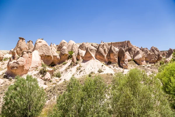 Cappadocia, Turchia. Vista Devrent Valley con figure di agenti atmosferici (outliers ) — Foto Stock