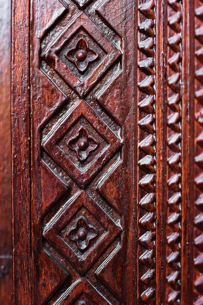 Close Antigo Árabe Esculpida Padrão Com Losango Porta Polida Madeira — Fotografia de Stock