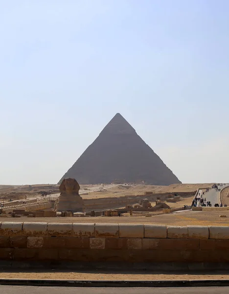 Giza Kairó Egyiptomi Híres Mérföldkő Kilátás Piramis Szfinx Szobor Turisták — Stock Fotó