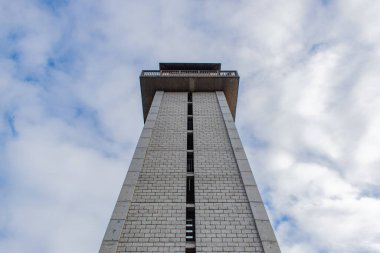 Klucanina u Tisnova, Çek Cumhuriyeti Gözcü Kulesi Avrupa 'nın güneşli günü mavi gökyüzü mimari turizmi inşa ediyor