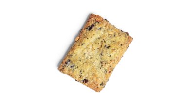 Beyaz zemin üzerinde kereviz, keten tohumu ve zeytinyağı bulunan İtalyan cipsleri..