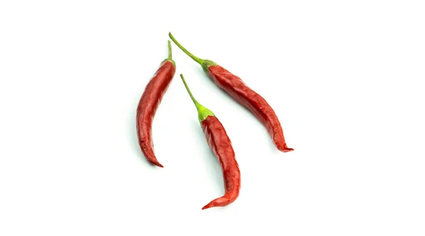 Chiles rojos sobre fondo blanco. — Foto de Stock