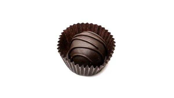 Köstliche Runde Schokoladenbonbons Hülle Mit Nüssen Auf Weißem Hintergrund Hochwertiges — Stockfoto