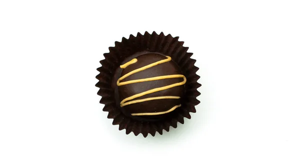 Köstliche Runde Schokoladenbonbons Hülle Mit Nüssen Auf Weißem Hintergrund Hochwertiges — Stockfoto