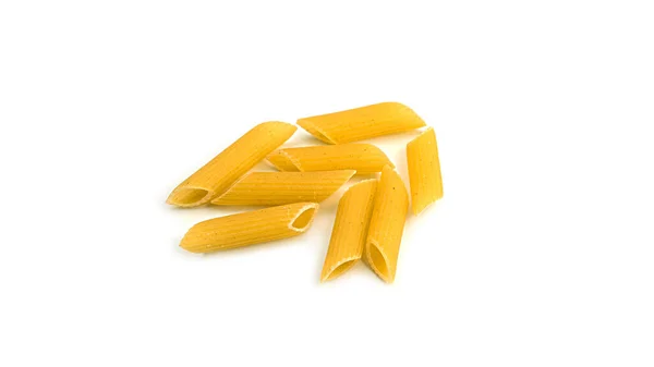 Crudo Penne Rigate Forma Pasta Italiana Sobre Fondo Blanco Foto — Foto de Stock